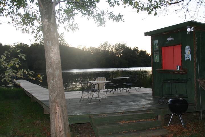 Lost Horizon Cabin On Claytor Lake Cabins For Rent In Hiwassee