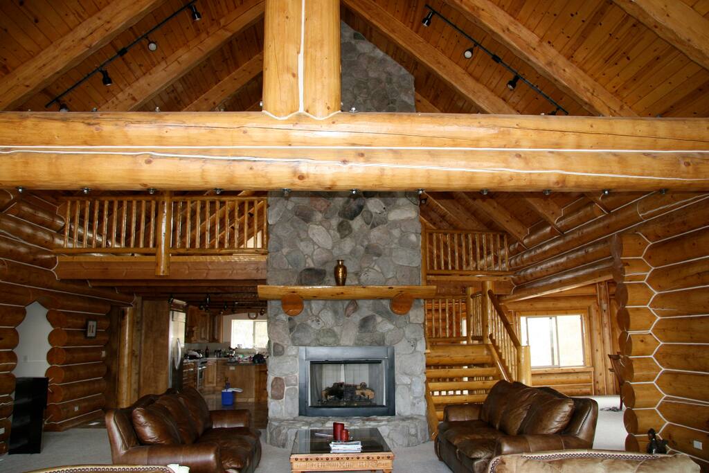 Open - Spacious Great Room