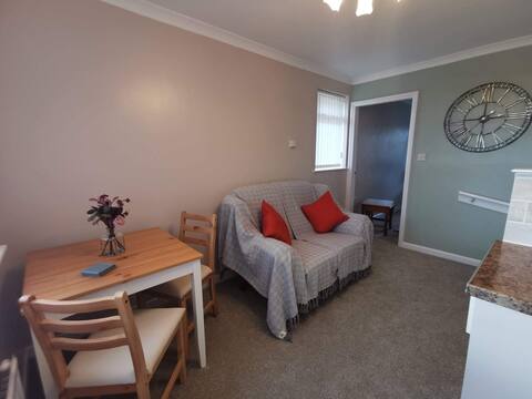Successful Airbnb property: Private Annexe with Parking in Shropshire