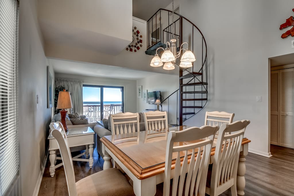 Dining Room,Indoors,Room,Chair,Furniture