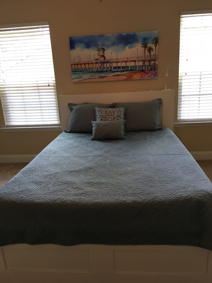 غرفة نوم رقم3 بسرير بحجم كبير