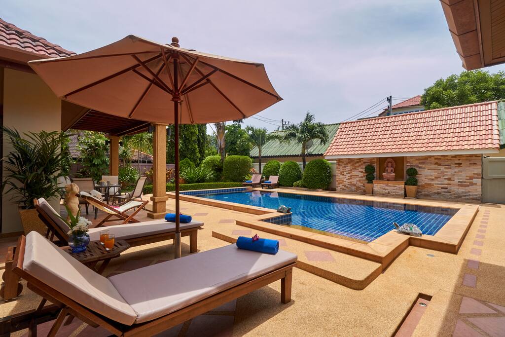 Sundeck area with direct access from master bedroom and living room