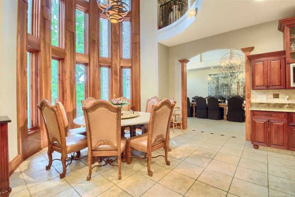 Kitchen Table Area