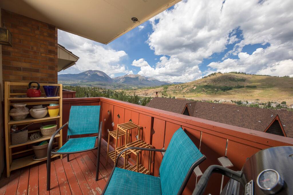Stunning views of the surrounding mountains :)