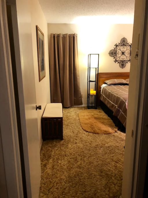 Entry to bedroom.
