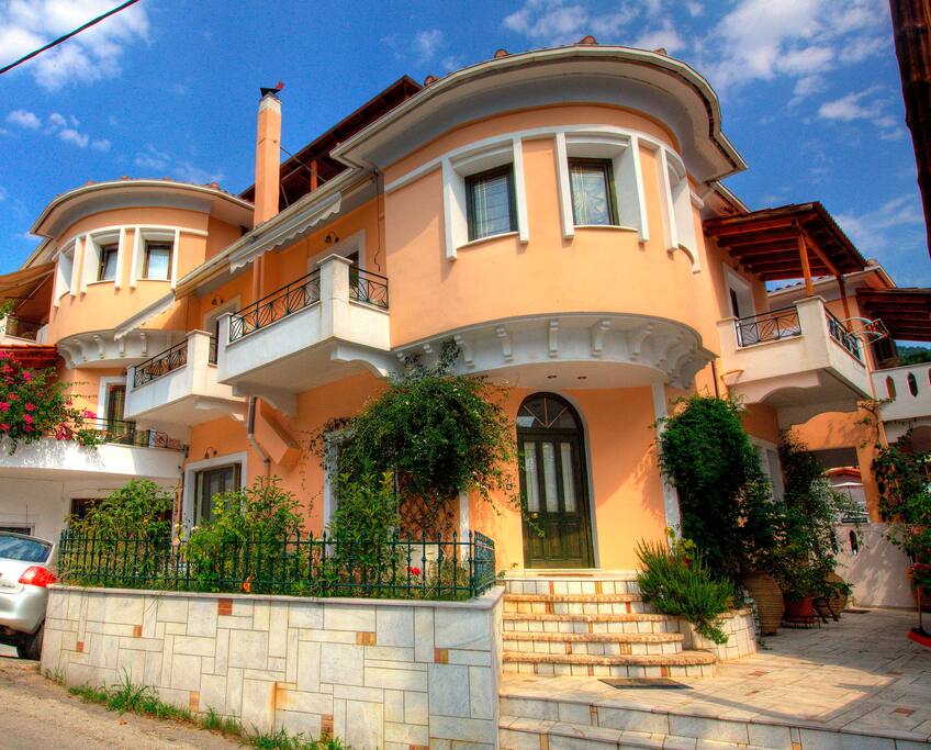 Ilian House