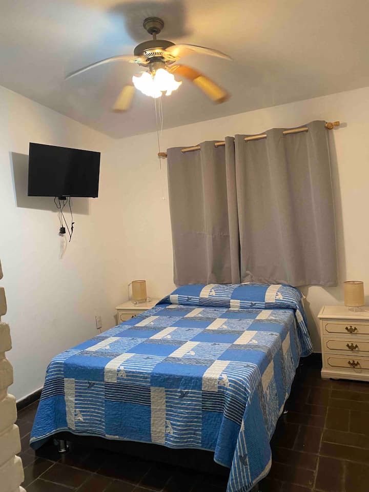 Спална соба 4 - апартман со двоен сомиер - плакат и бања