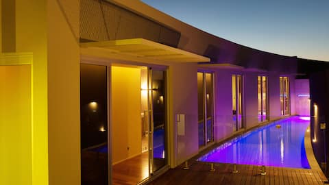 The Frames Luxury Accommodation- Collage Retreat