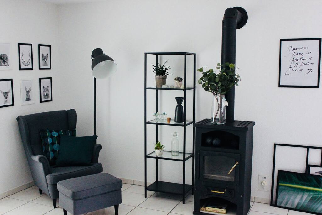 living room (to share with other guests)