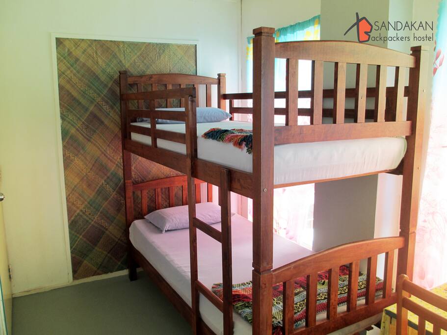 Triple/Quadruple Family Room: Double bedding & Bunk Bedding