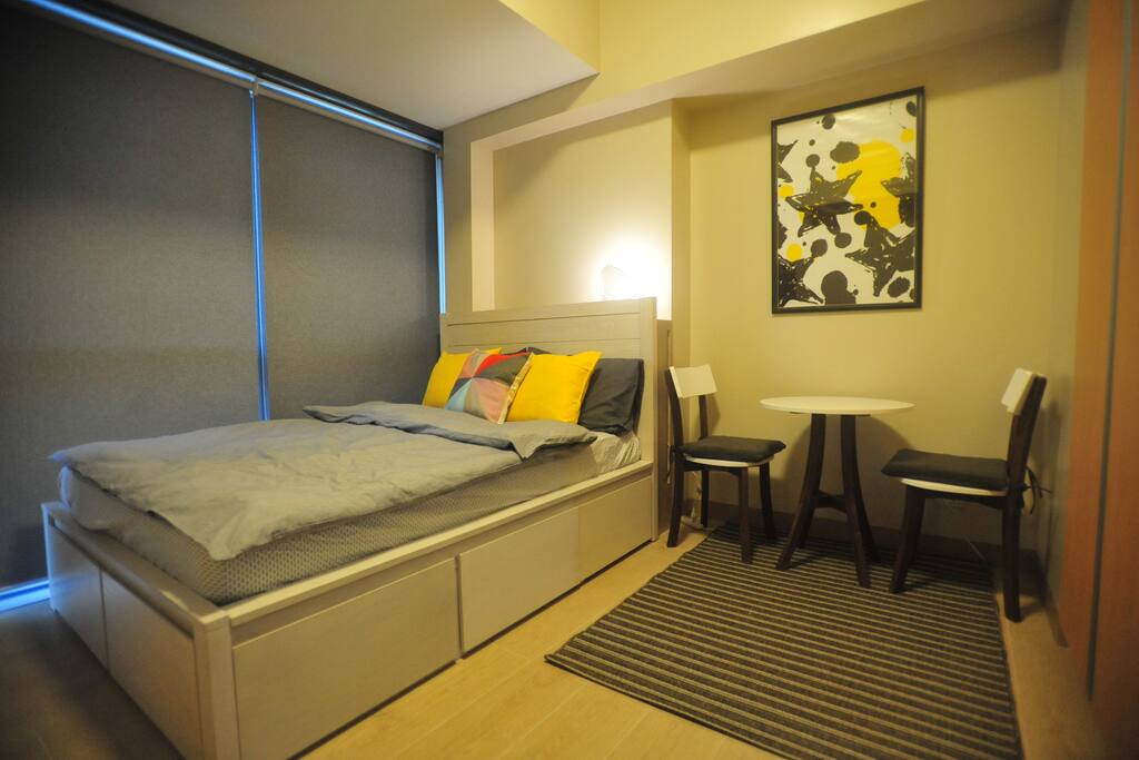 Relax and pull down the shades for an uninterrupted goodnight sleep.