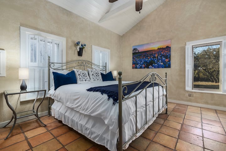Downstairs bedroom with a view to the deer feeder! 