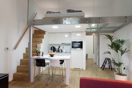 Modern loft studio @ center