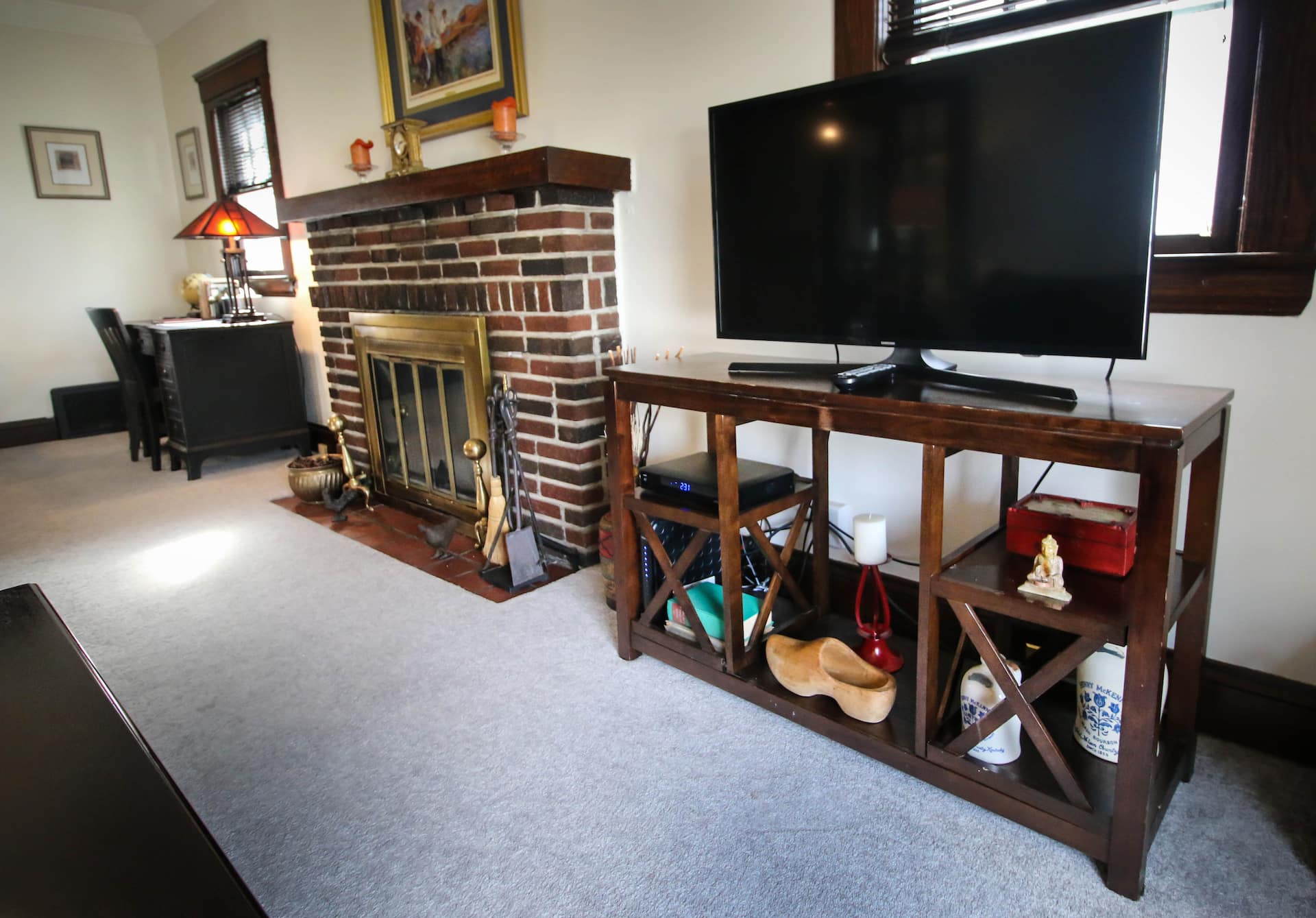 Dutch colonial Century home — photo 4