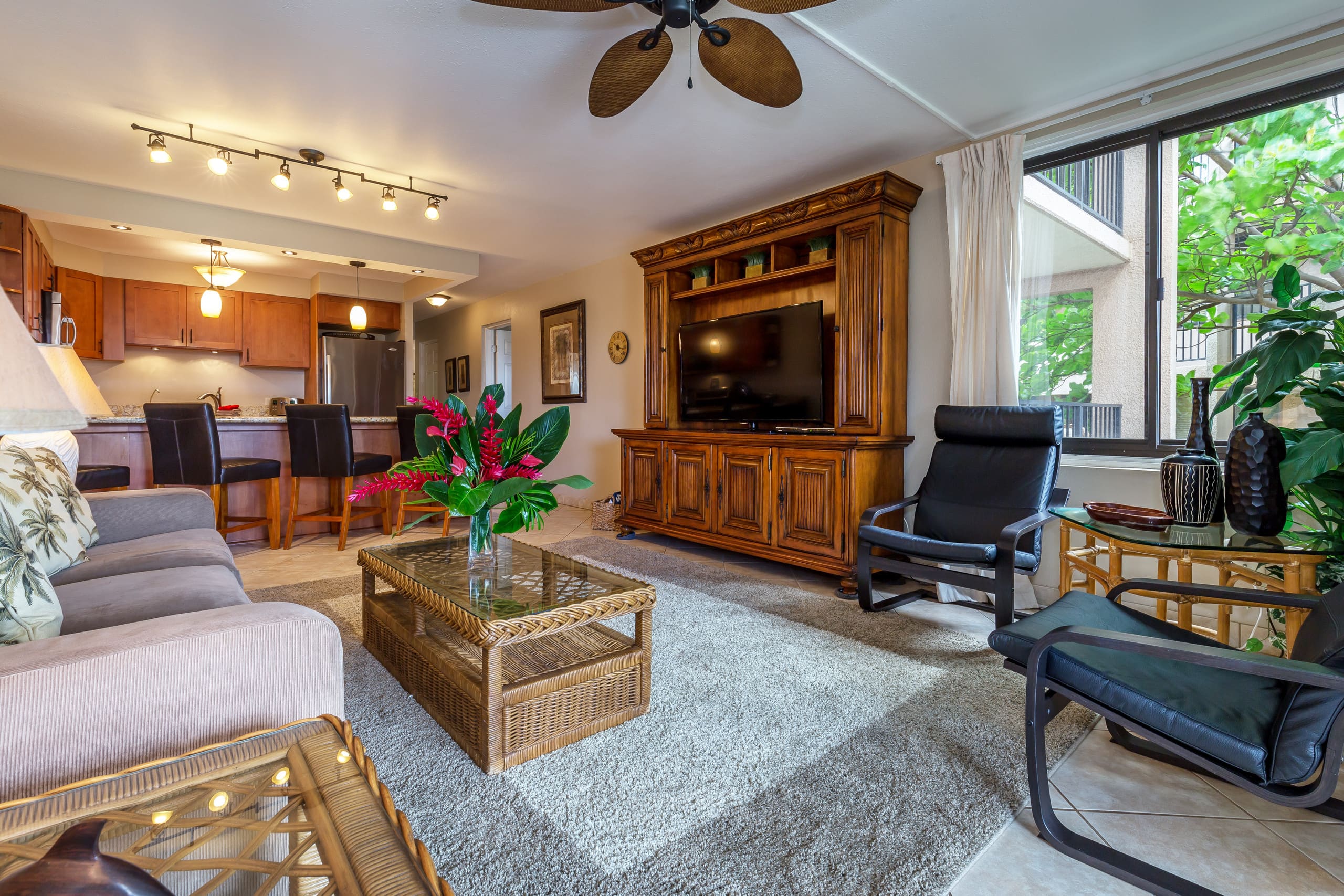 Rare Single Level 2 Bedroom With 2 Lanai's-AC - Image 1