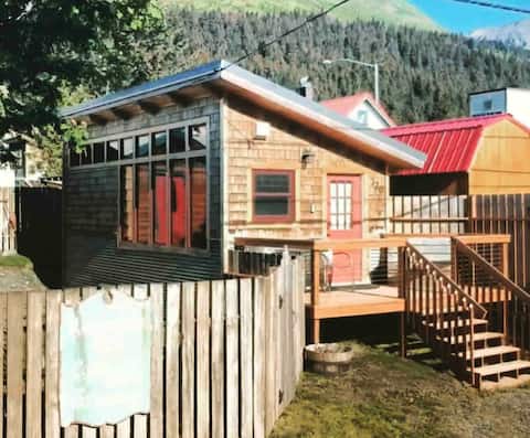 Top Airbnb: Coffee House Cottage in Seward