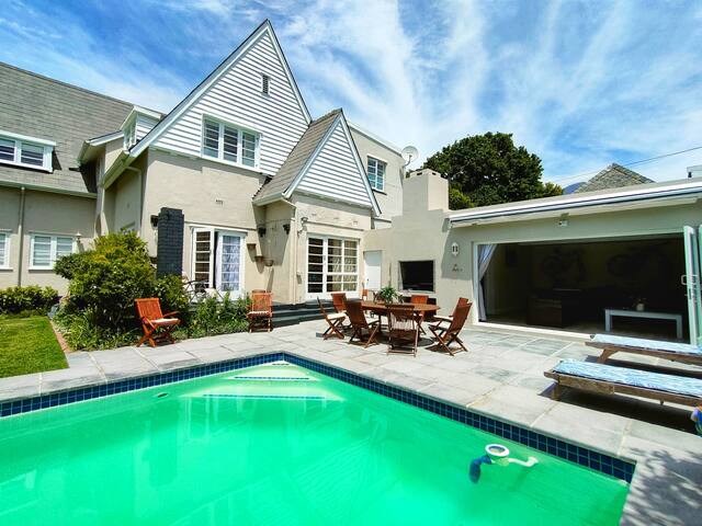 Huge family home in Rondebosch * sleeps 8 gallery image 2