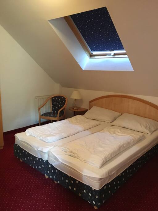 Schlafzimmer 1