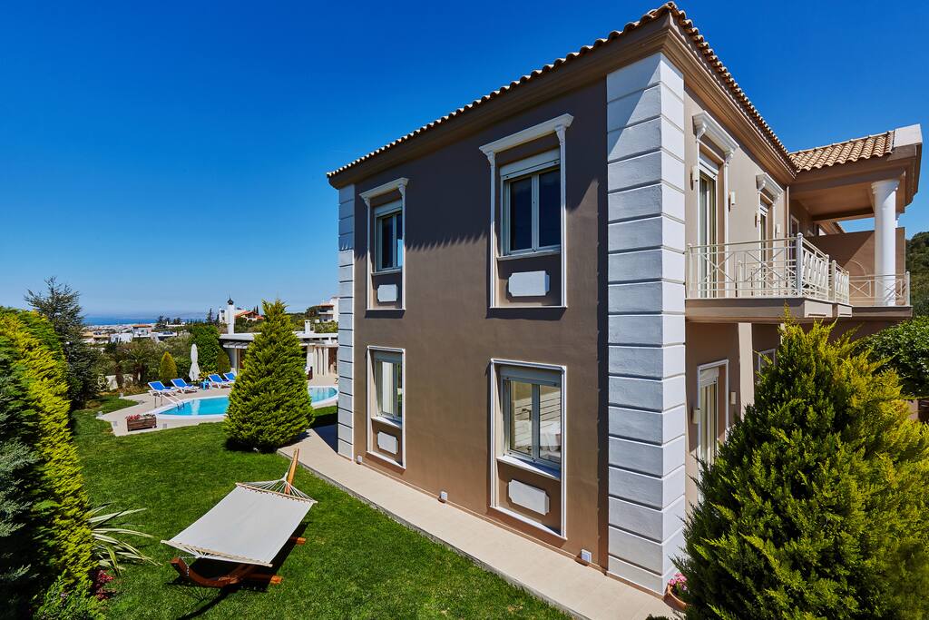 outdoors / garden & views overlooking the sea.