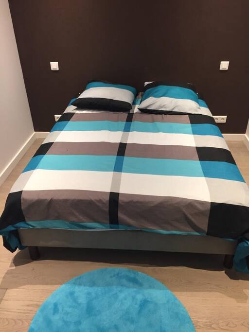 chambre avec lit double