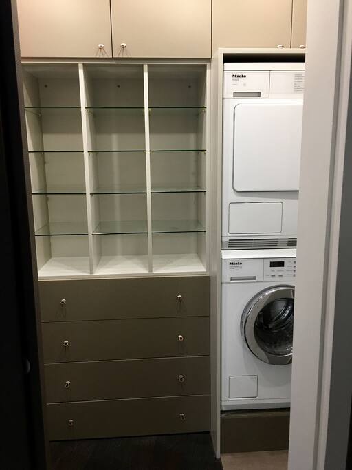 Espace de rangement + buanderie