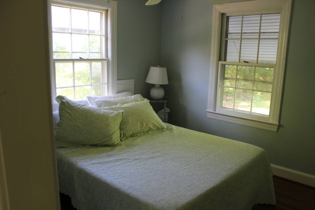Queen Tempurpedic bed.
Alarm clock with 2 USB ports.
