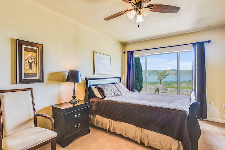Second master bedroom downstairs with private bathroom
