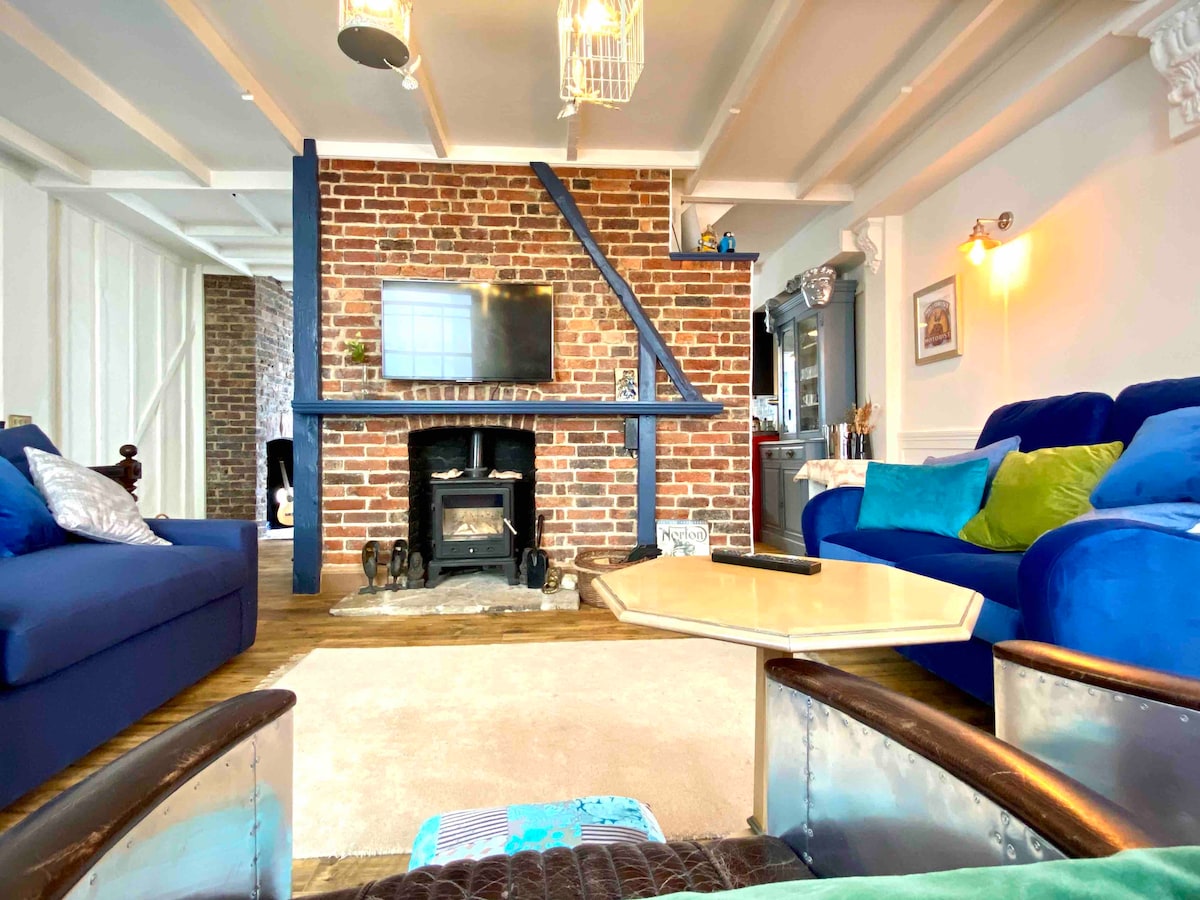 Anuncio de Airbnb popular: George Street Hastings Old Town seaside a true gem en Guestling