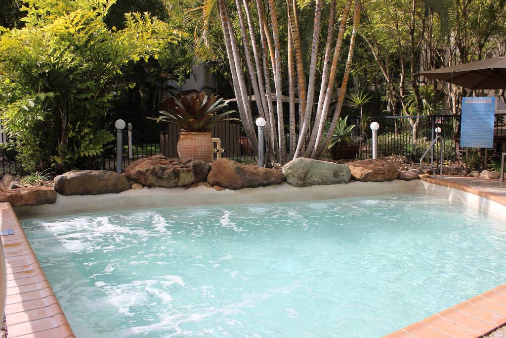 Large Hot Tube