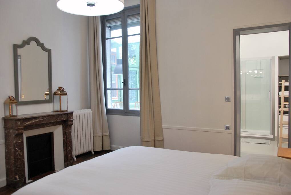 Chambre 1, avec lit King size