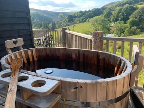 Seren Fach Cottage at Welsh Glamping