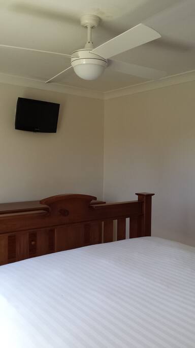 Bedroom 1 Queen Bed for 2 Adults - With TV
