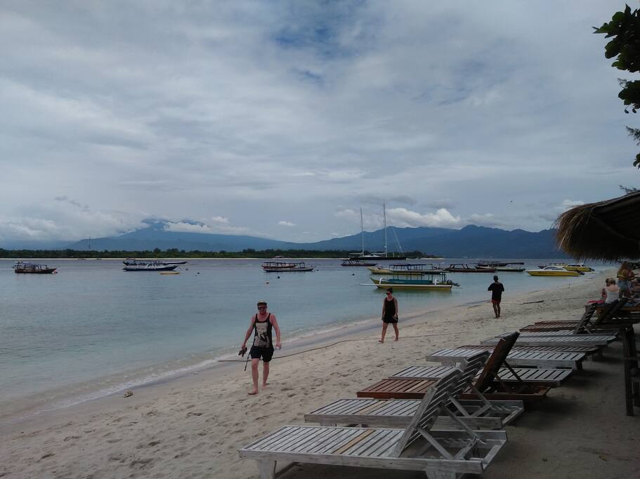 300 meter to the Beach