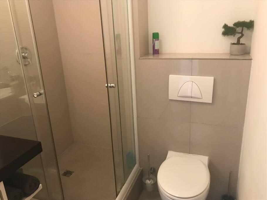 2nd Bathroom
