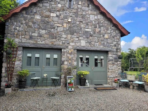 Ashbourne, Robertstown Lane