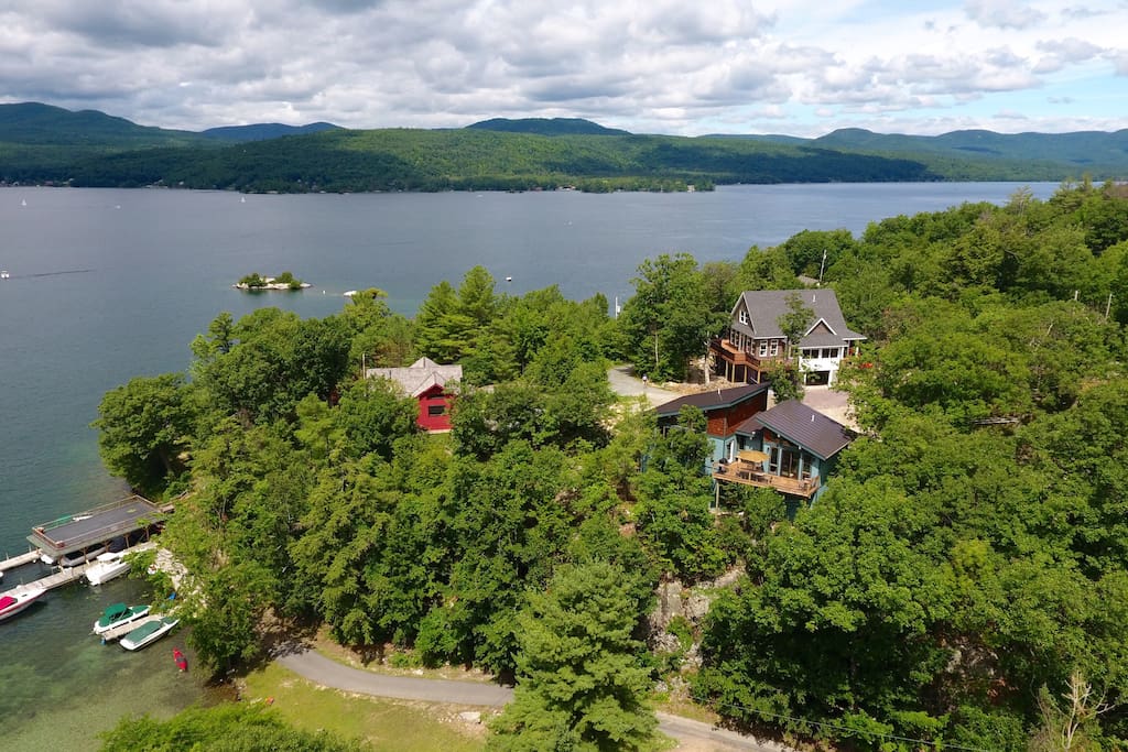 Location of Cliff House & shared U-shaped dock. Bring your boat!