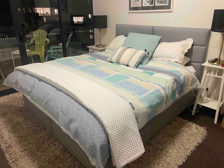 Main bedroom with en suite