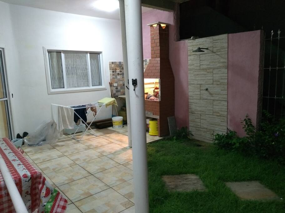 Churrasqueira e ducha