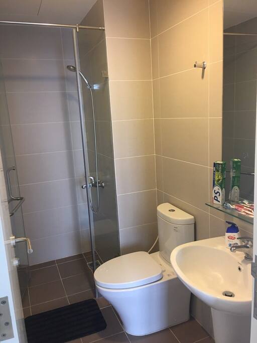Private Lockable Bathroom with Lush Shower including Hot Water with decent pressure !