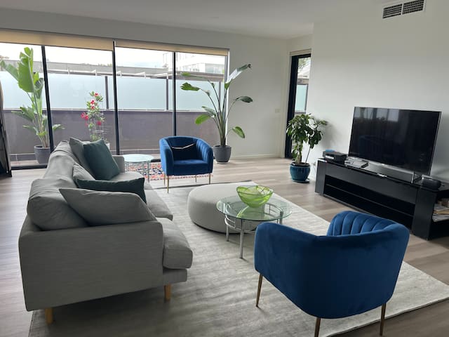 Sub Penthouse – St Kilda West gallery image 2