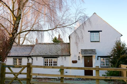 The White Cottage, Abthorpe