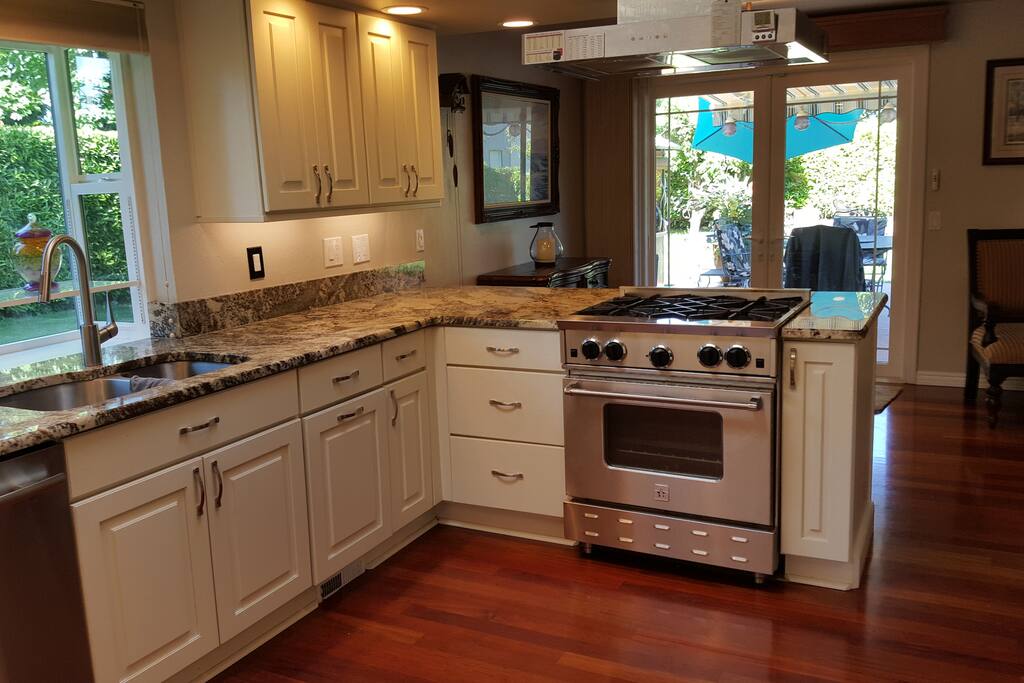 Beautiful gourmet kitchen.
