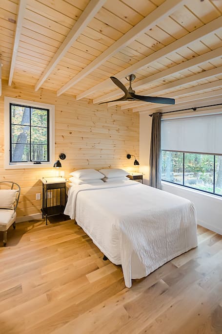 Queen size bed and hardwood