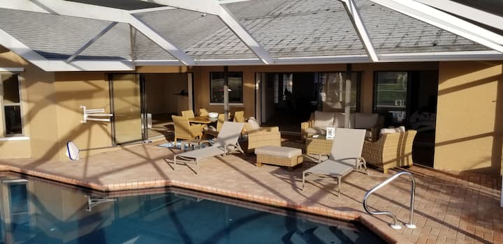 Pool House On The Water, Sunny Exposure Cape Coral - Cape Coral, FL