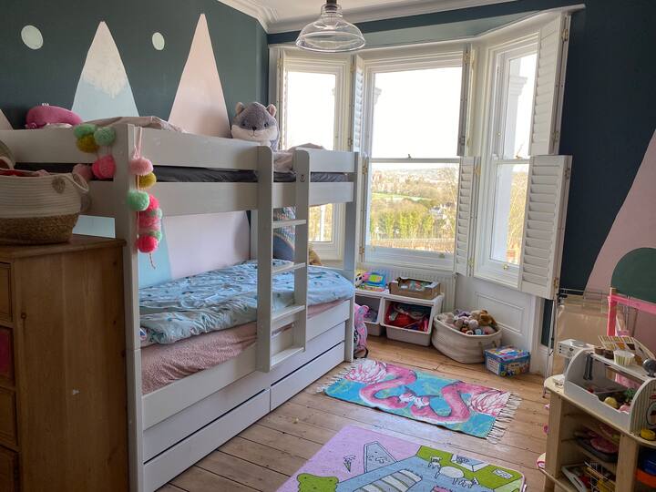 Lit superposé avec lit gigogne 