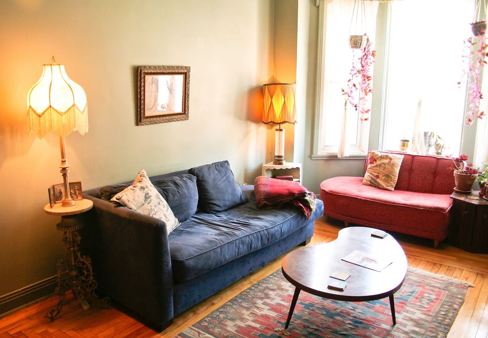 You'll enjoy lazing around in our cozy living room. This is the perfect place to sip on a glass of wine or a cup of tea while you listen to records on our vintage record player.