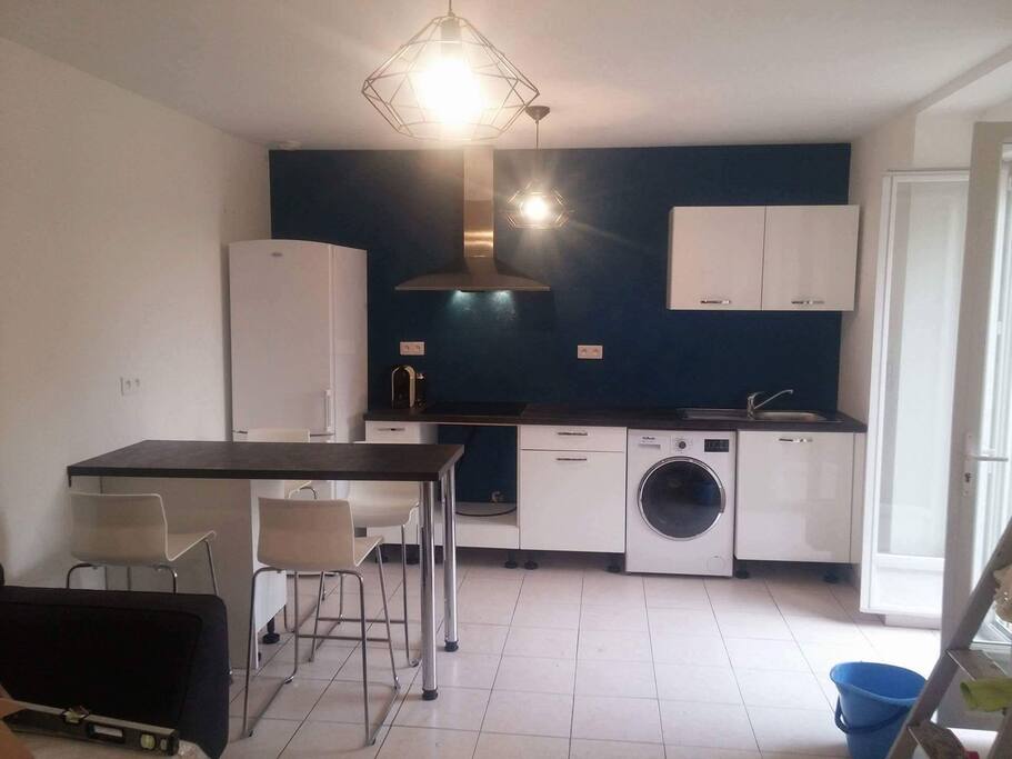 Cuisine ( il y a un four et un micro onde )