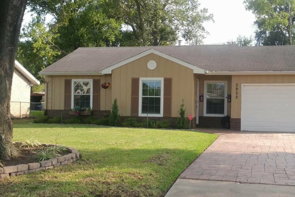 Top 100 Airbnb Rentals 2017 in Houston, Texas