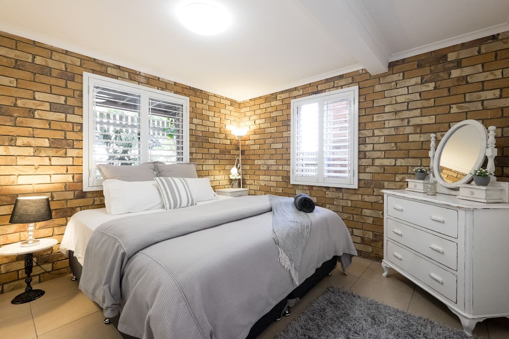 Main bedroom has a King bed that splits into 2 king singles.