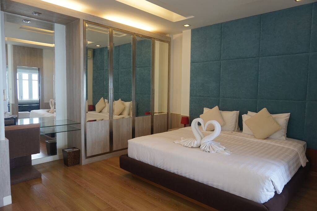 Three Bedroom Beachfront Private Pool Villa